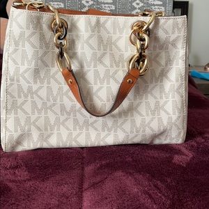 Micahel Kors Handbag